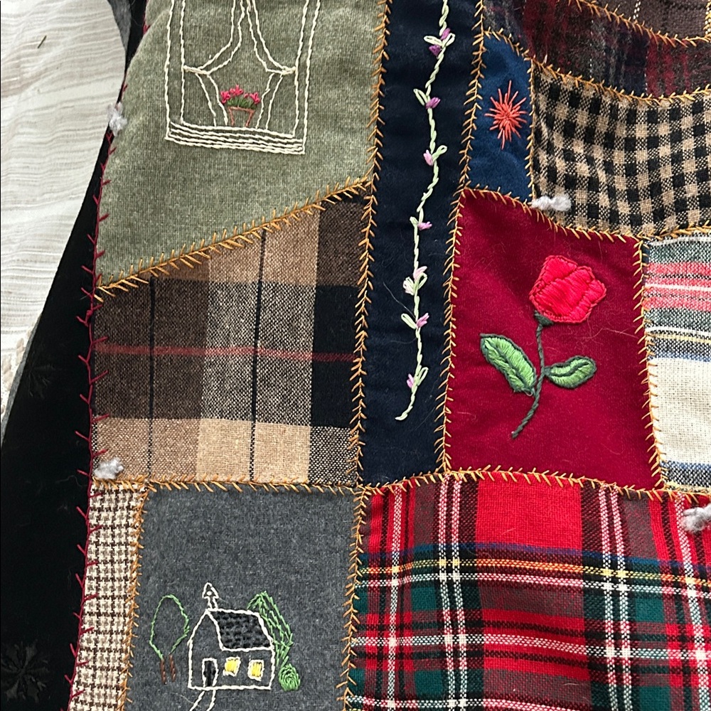 Tartan & Plaid handmade “family story”Patchwork Quilt with Plaid and Embroidery - Picture 11 of 15